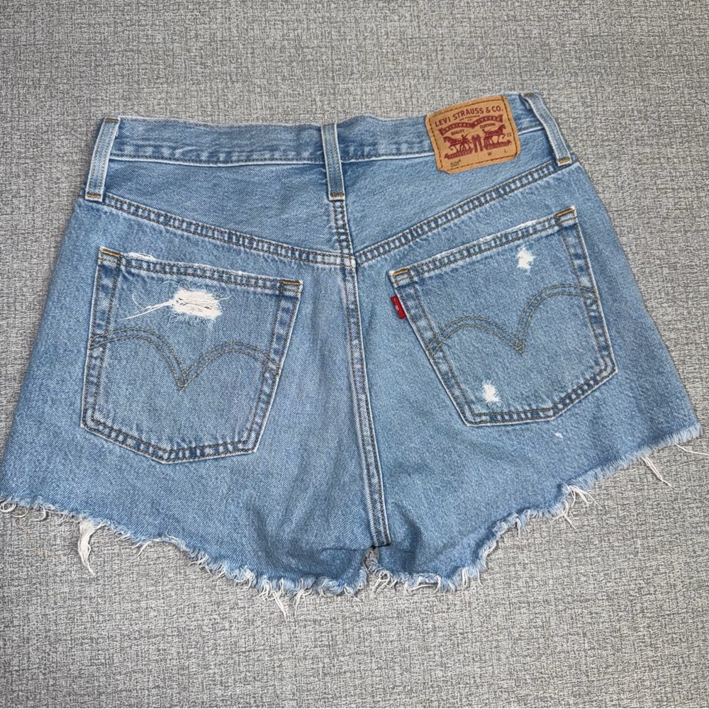 Levi's 501 High Rise Cut Off‎ Denim Shorts W26 Light Wash Distressed Frayed Hem